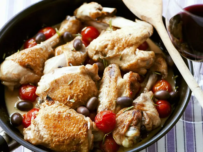 Geschmortes Hähnchen in Weißweinsacue