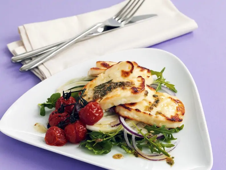 Gebratener Halloumi mit Salat