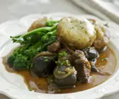 Irisches Rinderragout mit dunkler Biersauce