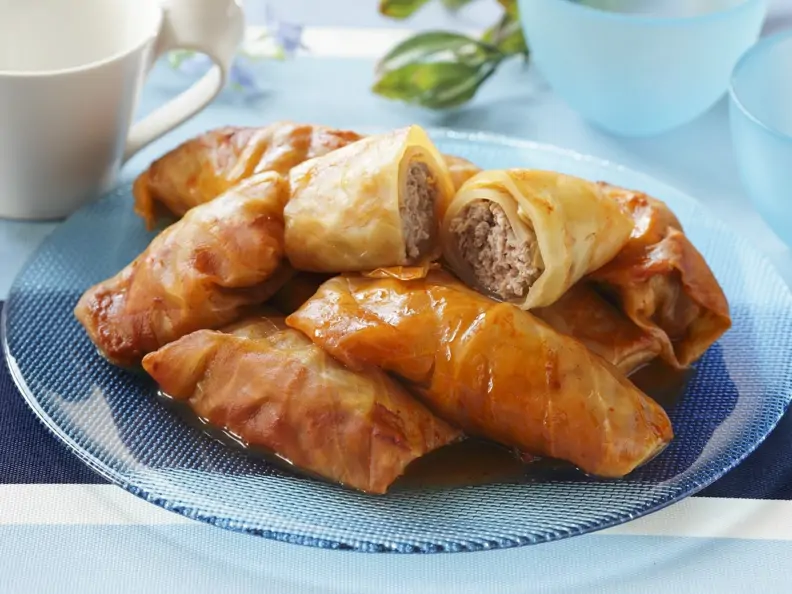 Kohlrouladen mit Hackfleisch gefüllt