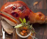 Keule vom Spanferkel mit Malz-Hopfen-Soße