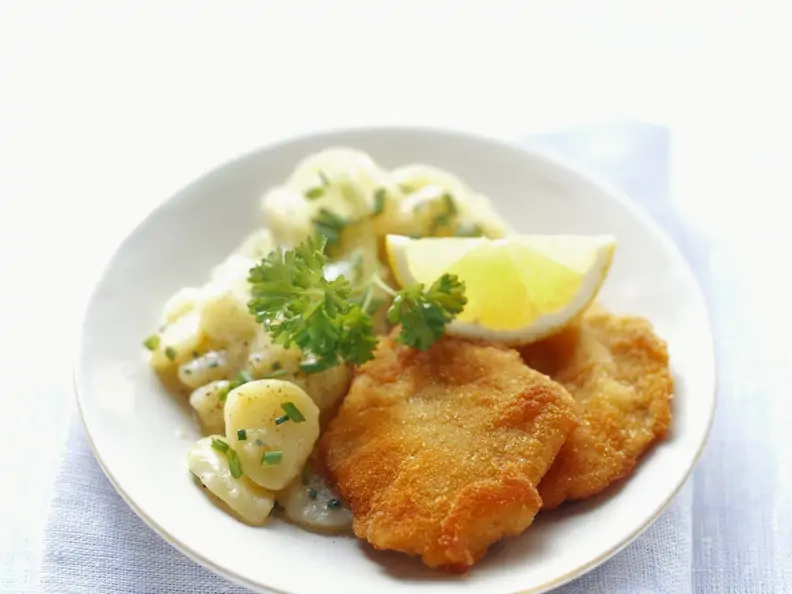 Schnitzel "Wiener Art" mit Kartoffelsalat