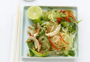Glasnudelsalat mit Hähnchen
