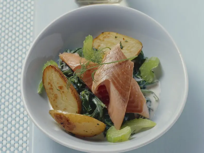 Lachsforelle mit Spinat und Kartoffeln