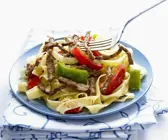 Pasta mit Rindfleisch und Paprika