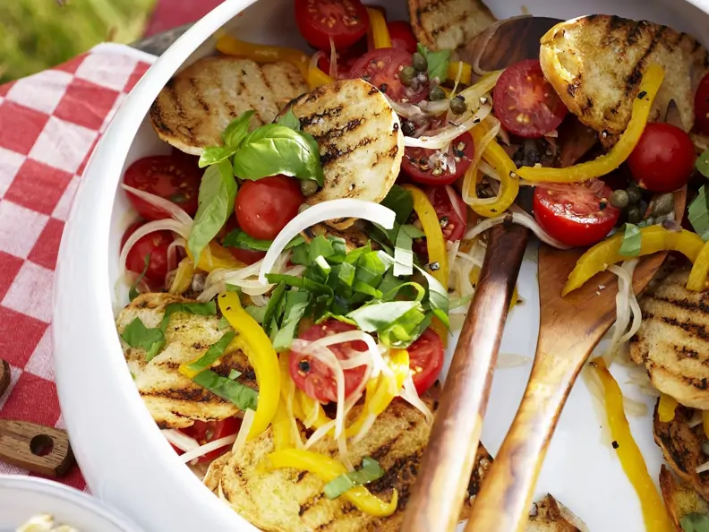 Griechischer Brotsalat