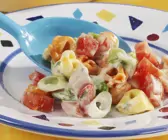 Tortellinisalat mit Gemüse und Fleischwurst