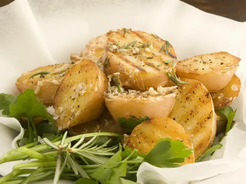 Gegrillte Kartoffeln mit Kräutern