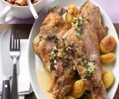 Zickleinbraten mit Kartoffeln