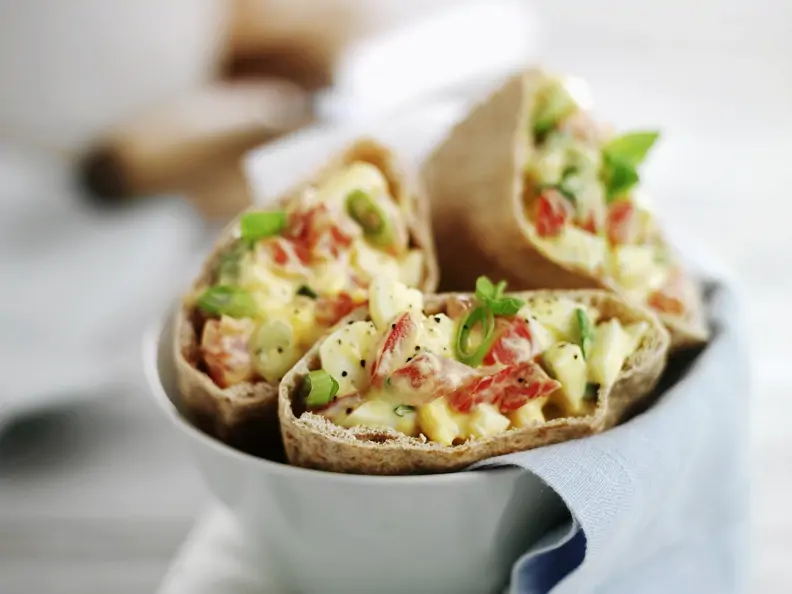 Vollkorn-Pitataschen mit Eiersalat