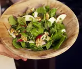 Feldsalat mit Apfel und Käse