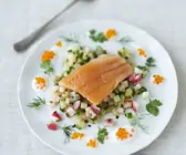 Saiblingsfilet mit Gurkensalsa