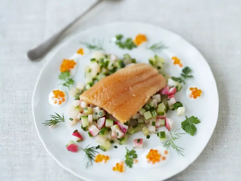 Saiblingsfilet mit Gurkensalsa