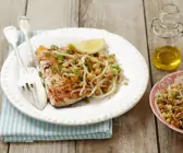 Lachsfilet mit Sprossen