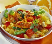 Hähnchen in Honigmarinade mit Nudeln und Gemüse