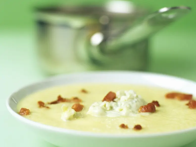 Selleriecremesuppe mit Blauschimmelkäse