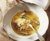 Pfannkuchen-Rindfleisch-Suppe