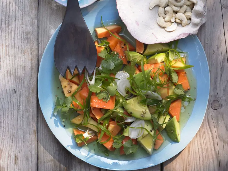 Papayasalat mit Limetten-Vinaigrette