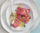 Rote-Bete-Teigtaschen mit Ziegenkäsefüllung