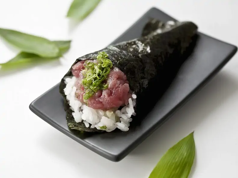 Thunfisch-Sushi mit Negi