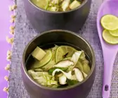 Feurige Limettensuppe mit Pilzen und Tofu