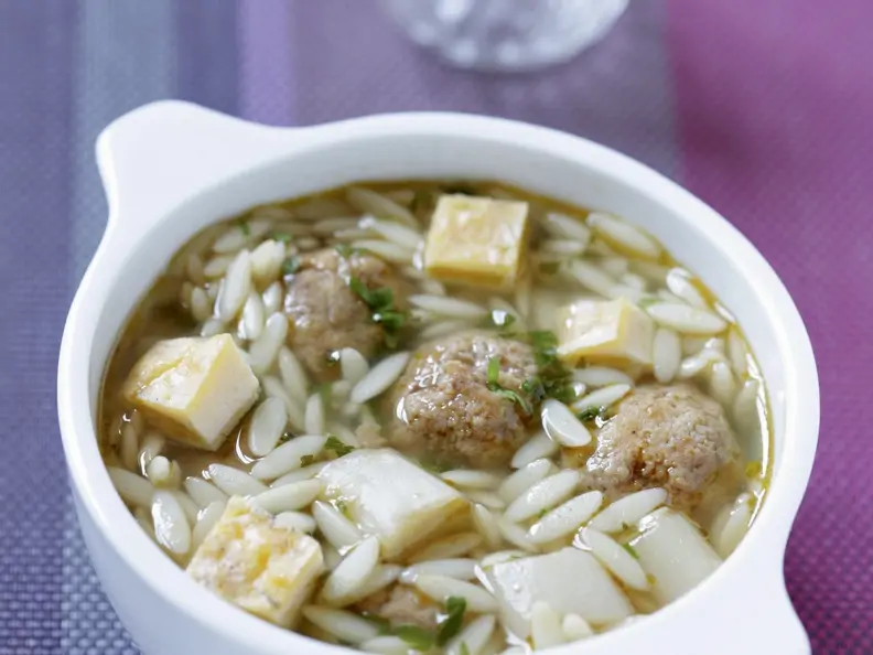 Hochzeitssuppe auf sächsische Art mit Hackfleischbällchen