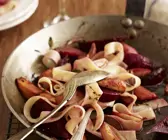 Pasta mit geschmortem Gemüse