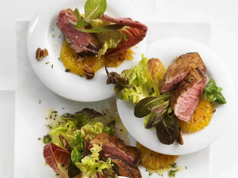 Entenbrust auf Salat