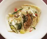Gefüllte Nudeln mit Wachtel und Sherry-Sahne-Sauce