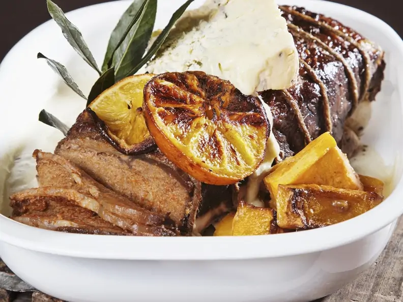 Rinderbraten mit Butternut-Kürbis, Orangen und Blauschimmelkäse
