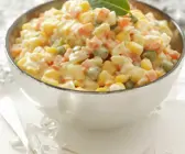 Gemüsesalat mit Mayonnaise