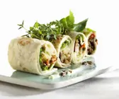 Tortilla gefüllt mit Lamm dazu Tomatensalsa