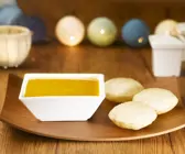 Brot nach indischer Art (Puri) mit Mangodip