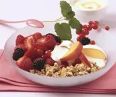 Müsli mit roten Beeren