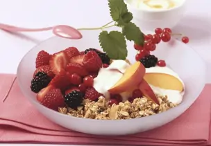 Müsli mit roten Beeren