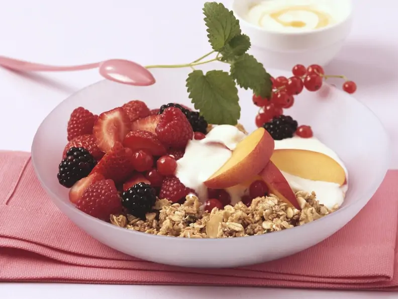 Müsli mit roten Beeren