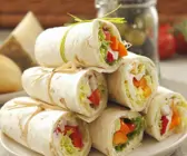 Wraps mit Paprika-Radieschen-Füllung