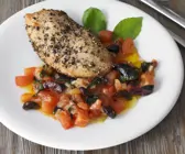 Putenbrustfilet mit Oliven-Tomaten-Salsa