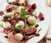 Radicchio mit Ziegenkäsebällchen