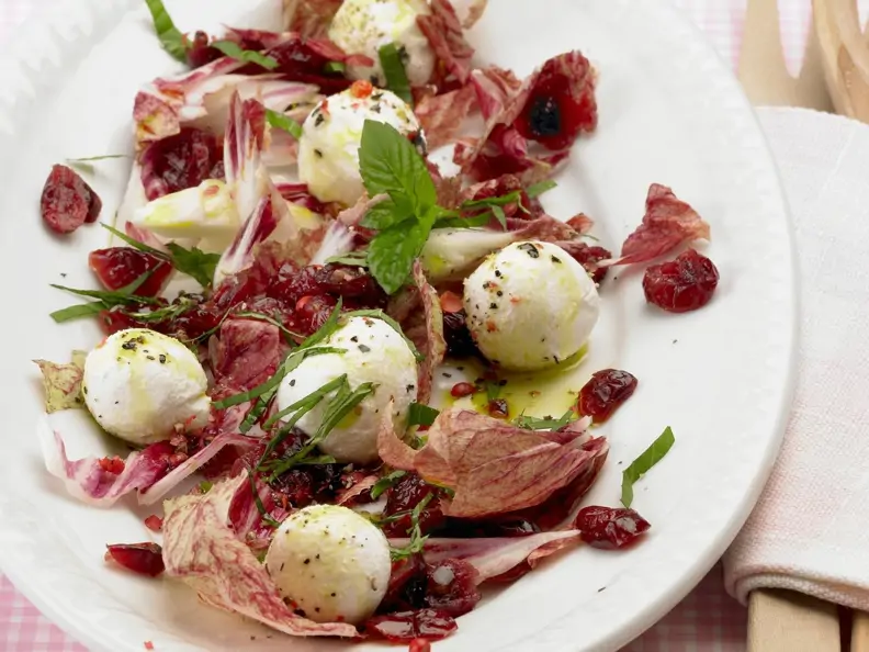 Radicchio mit Ziegenkäsebällchen