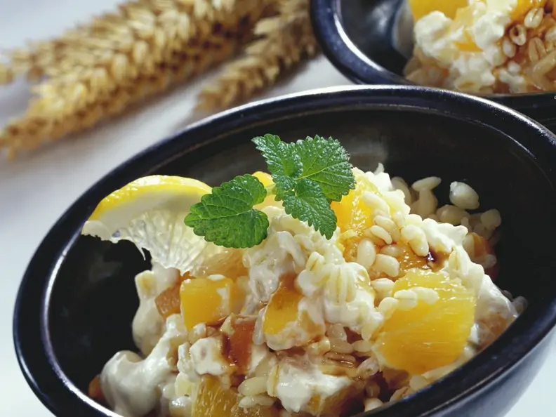 Obst mit Weizengrütze