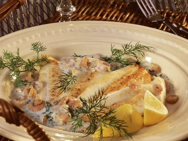 Seezungenfilet mit Champignons in Dillsoße