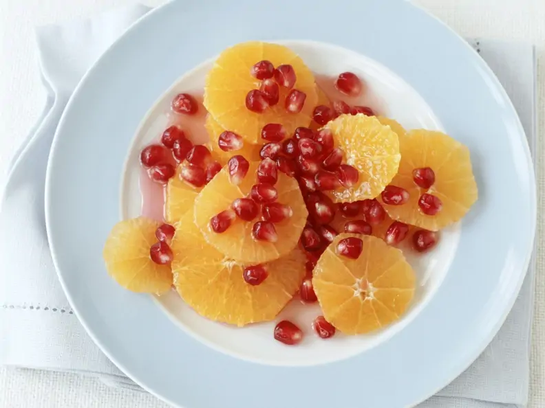 Orangensalat mit Granatapfelkernen