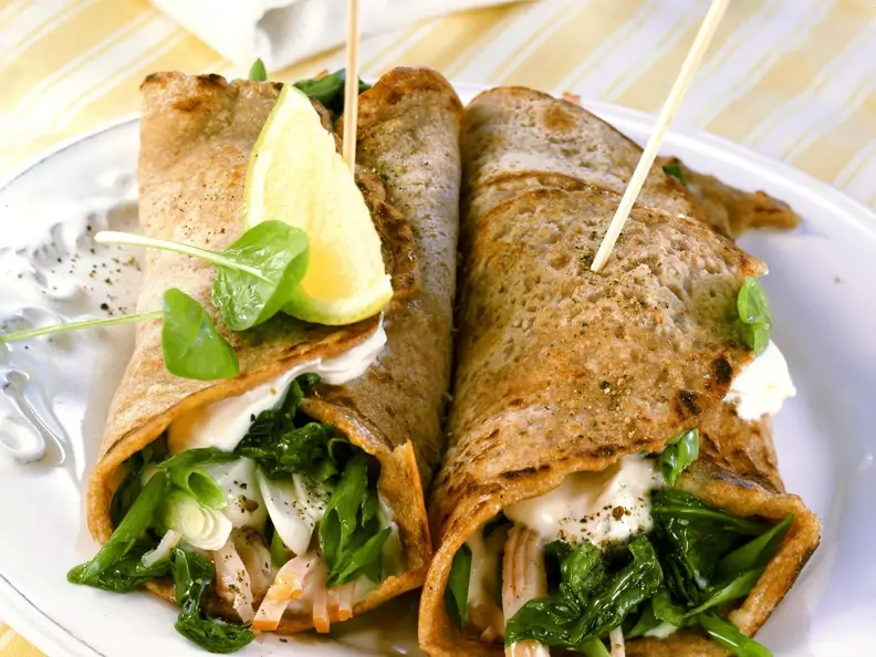 Wraps gefüllt mit Putenschinken und Spinat