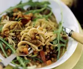 Pasta mit Balsamlinsen und Rucola