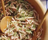 Wurstsalat auf Badische Art mit Käse und Gurke