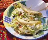 Tacos mit Mozzarella gefüllt