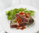 Mariniertes Thunfischsteak
