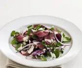 Roastbeef-Salat mit Sauerrahm-Dressing