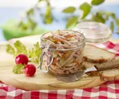Wurstsalat mit Essiggurken